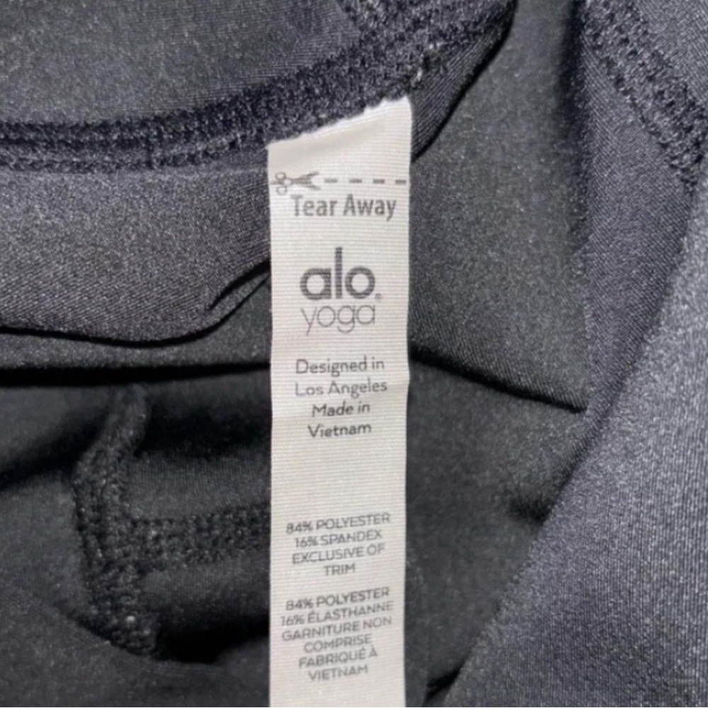 NWOT | ALO YOGA | BLACK 3" HIGH-WAIST AIRLIFT SHORT | XS - Picture 5 of 5
